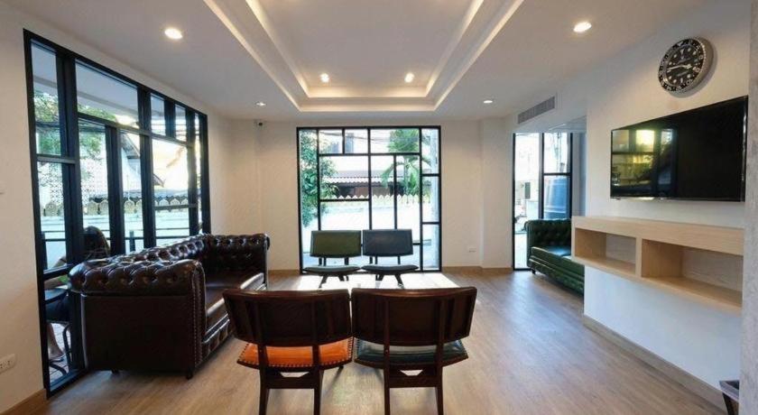 ホテル The Y House チエンマイ エクステリア 写真