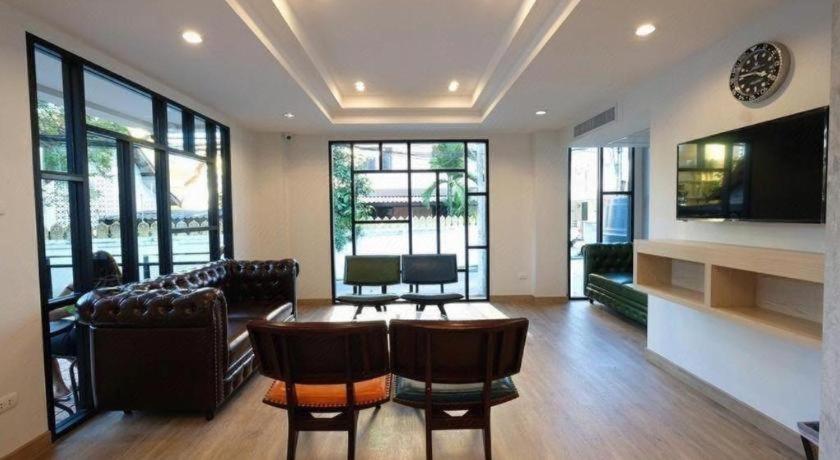 ホテル The Y House チエンマイ エクステリア 写真